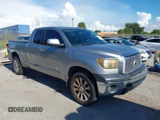 2013 Toyota Tundra z VIN 5TFRY5F12DX137631, wystawiony jako IAAI lot #43040054 z przebiegiem 235 753 mil mil oraz . Historia ofert i sprzedaży dostępna na DreamBid. Obrazek 1.