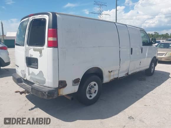 2007 Chevrolet Express Cargo with VIN 1GCGG29V371113708, listed as a IAAI auction lot 42615090 with Not provided miles and . Bid and sale history available at DreamBid. Image 4.