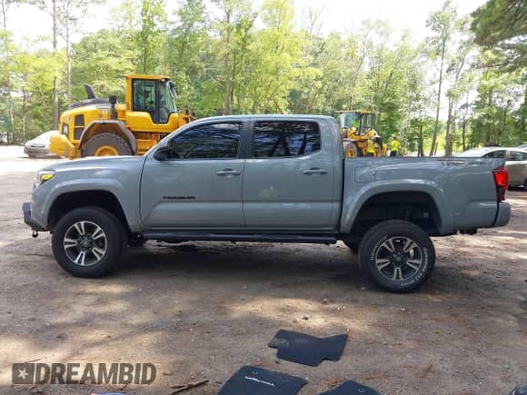 2019 Toyota Tacoma SR5 z VIN 3TMAZ5CN1KM113843, wystawiony jako IAAI lot #42716836 z przebiegiem 43 164 mil mil oraz . Historia ofert i sprzedaży dostępna na DreamBid. Obrazek 14.