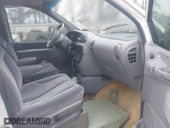 1997 Dodge Grand Caravan with VIN 1B4GP54R5VB335635, listed as a IAAI auction lot 41433559 with Not provided miles and . Bid and sale history available at DreamBid. Image 5.