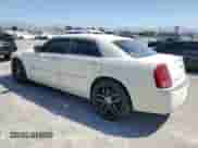 2010 Chrysler 300 C Hemi с VIN 2C3CA6CT2AH329710, выставлен на аукционе Copart как лот 61106635 с пробегом 135 160 миль миль и Списание • Salvage title. История ставок и продаж доступна на DreamBid. Изображение 2.