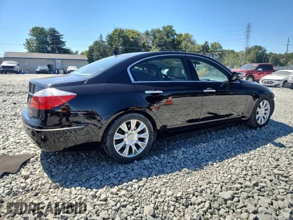 2011 Hyundai Genesis с VIN KMHGC4DE3BU145978, выставлен на аукционе Copart как лот 70692815 с пробегом 98 494 миль миль и Списание • Salvage title. История ставок и продаж доступна на DreamBid. Изображение 3.