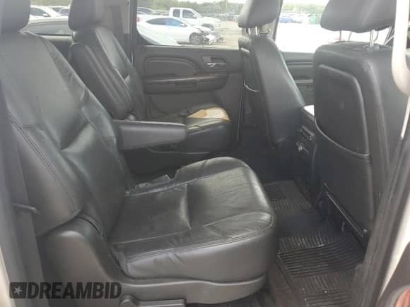 2013 Cadillac Escalade ESV Premium с VIN 1GYS4JEF4DR195497, выставлен на аукционе Copart как лот 81926915 с пробегом 246 420 миль миль и Чистый • Clean title. История ставок и продаж доступна на DreamBid. Изображение 11.