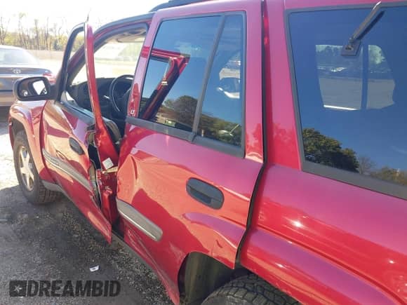 2002 Chevrolet TrailBlazer LS with VIN 1GNDT13S822523955, listed as a IAAI auction lot 43435441 with 143,193 mi miles and . Bid and sale history available at DreamBid. Image 19.