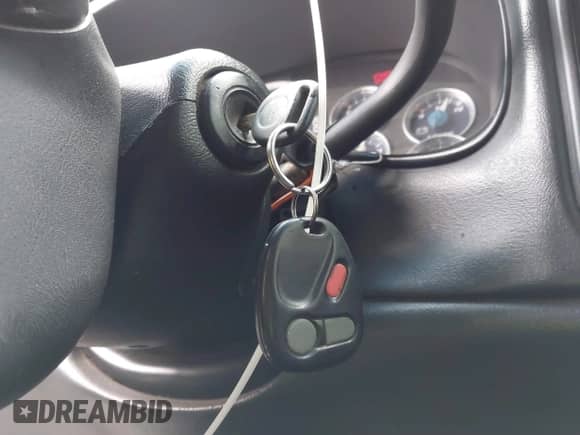 2002 GMC Sierra 1500 SLE с VIN 1GTEC19V32Z256472, выставлен на аукционе IAAI как лот 41512555 с пробегом 283 040 миль миль и . История ставок и продаж доступна на DreamBid. Изображение 11.