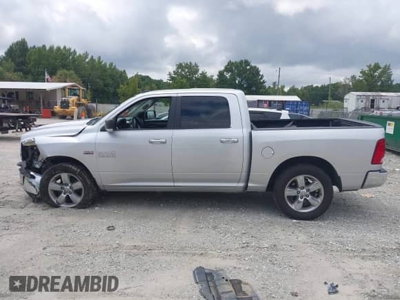 2016 Ram 1500 Big Horn z VIN 3C6RR7LT7GG276443, wystawiony jako IAAI lot #42925249 z przebiegiem 195 340 mil mil oraz . Historia ofert i sprzedaży dostępna na DreamBid. Obrazek 14.