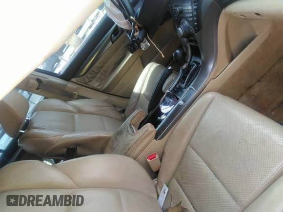 2009 Acura TL Technology z VIN 19UUA86549A009051, wystawiony jako IAAI lot #42030796 z przebiegiem 171 086 mil mil oraz . Historia ofert i sprzedaży dostępna na DreamBid. Obrazek 5.