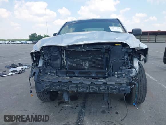 2017 Ram 1500 Express z VIN 1C6RR7FT9HS795600, wystawiony jako IAAI lot #39712645 z przebiegiem 178 059 mil mil oraz . Historia ofert i sprzedaży dostępna na DreamBid. Obrazek 13.