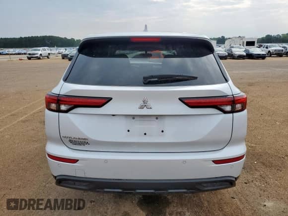 2024 Mitsubishi Outlander ES with VIN JA4J3UA88RZ003738, listed as a Copart auction lot 70493695 with 12,517 mi miles and Salvage title. Bid and sale history available at DreamBid. Image 6.