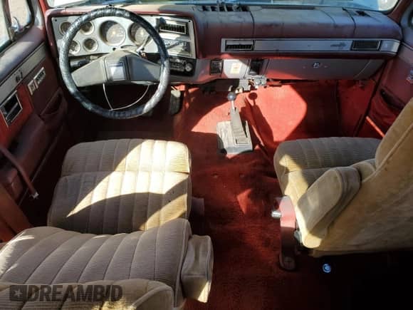 1983 Chevrolet Suburban с VIN 1G8EK16L4DF118671, выставлен на аукционе Copart как лот 82619865 с пробегом 33 423 миль миль и Чистый • Clean title. История ставок и продаж доступна на DreamBid. Изображение 8.