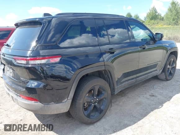 2023 Jeep Grand Cherokee Limited with VIN 1C4RJHBG0PC512461, listed as a IAAI auction lot 43075577 with 45,712 mi miles and . Bid and sale history available at DreamBid. Image 4.
