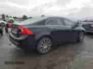 2018 Volvo S60 Inscription Platinum с VIN LYV402HM0JB173655, выставлен на аукционе Copart как лот 56365335 с пробегом 128 868 миль миль и Списание • Salvage title. История ставок и продаж доступна на DreamBid. Изображение 3.