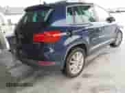 2012 Volkswagen Tiguan S с VIN WVGAV7AX9CW525856, выставлен на аукционе IAAI как лот 42933109 с пробегом 135 072 миль миль и . История ставок и продаж доступна на DreamBid. Изображение 4.