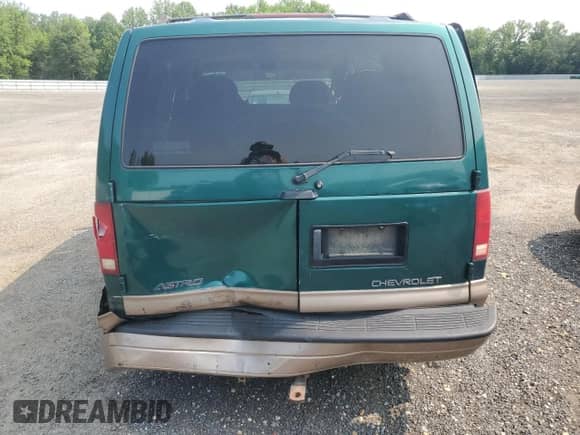 2000 Chevrolet Astro с VIN 1GNDM19WXYB106756, выставлен на аукционе Copart как лот 58907345 с пробегом 150 533 миль миль и Списание • Salvage title. История ставок и продаж доступна на DreamBid. Изображение 6.