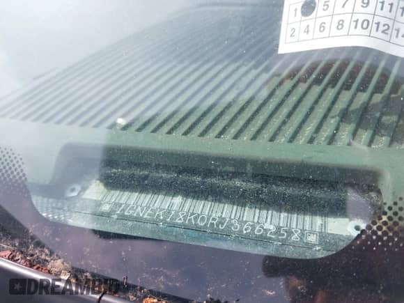 1994 Chevrolet Blazer z VIN 1GNEK18K0RJ366258, wystawiony jako IAAI lot #42471534 z przebiegiem 233 185 mil mil oraz . Historia ofert i sprzedaży dostępna na DreamBid. Obrazek 9.