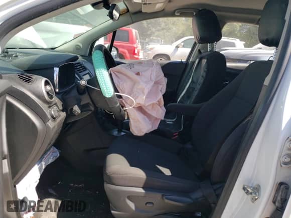 2016 Chevrolet Trax LS с VIN KL7CJKSBXGB694387, выставлен на аукционе Copart как лот 81216745 с пробегом 90 232 миль миль и Списание • Salvage title. История ставок и продаж доступна на DreamBid. Изображение 7.