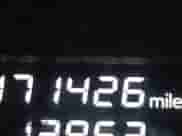 2013 Nissan Pathfinder SV z VIN 5N1AR2MM2DC673343, wystawiony jako IAAI lot #42502571 z przebiegiem 171 426 mil mil oraz . Historia ofert i sprzedaży dostępna na DreamBid. Obrazek 15.