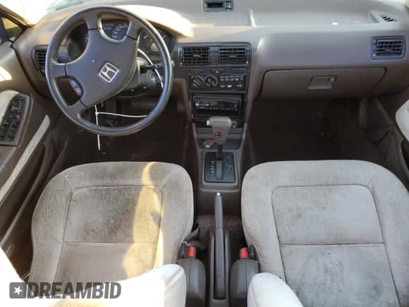 1990 Honda Accord LX z VIN JHMCB7652LC035496, wystawiony jako Copart lot #76473224 z przebiegiem 200 671 mil mil oraz Szkoda całkowita • Salvage title. Historia ofert i sprzedaży dostępna na DreamBid. Obrazek 8.