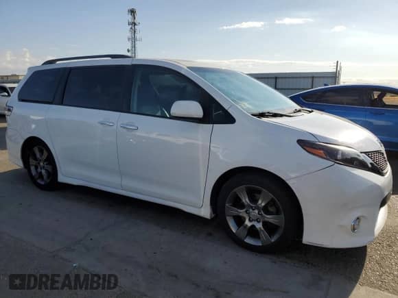 2016 Toyota Sienna SE z VIN 5TDXK3DCXGS764461, wystawiony jako Copart lot #80319975 z przebiegiem 72 990 mil mil oraz Szkoda całkowita • Salvage title. Historia ofert i sprzedaży dostępna na DreamBid. Obrazek 4.