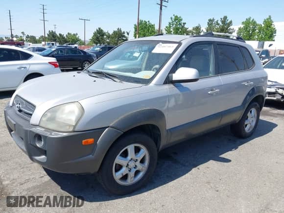 2005 Hyundai Tucson GLS с VIN KM8JN12D75U157757, выставлен на аукционе IAAI как лот 42407463 с пробегом 108 457 миль миль и . История ставок и продаж доступна на DreamBid. Изображение 2.