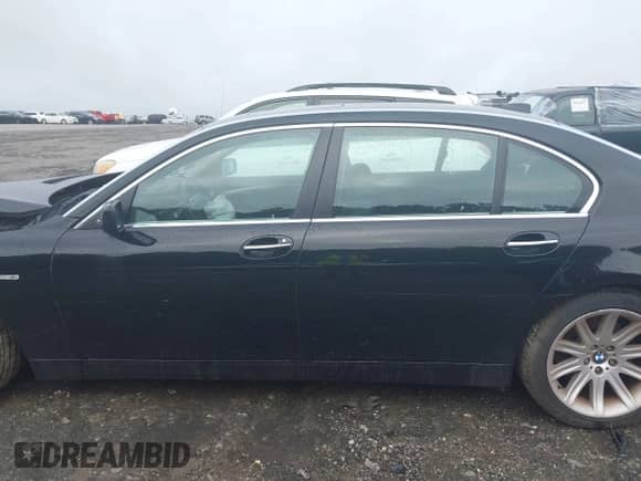 2007 BMW 7 Series 750Li с VIN WBAHN83517DT71095, выставлен на аукционе IAAI как лот 42688280 с пробегом Не указан миль и . История ставок и продаж доступна на DreamBid. Изображение 13.