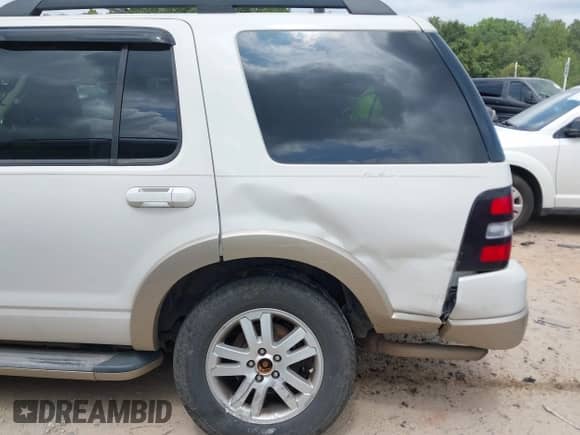 2008 Ford Explorer Eddie Bauer with VIN 1FMEU74E68UA40222, listed as a IAAI auction lot 43039340 with 181,766 mi miles and . Bid and sale history available at DreamBid. Image 6.