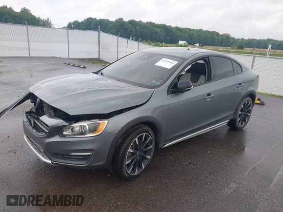 2016 Volvo S60 T5 Platinum с VIN YV4612UM4G2000529, выставлен на аукционе IAAI как лот 42299464 с пробегом 124 201 миль миль и . История ставок и продаж доступна на DreamBid. Изображение 2.