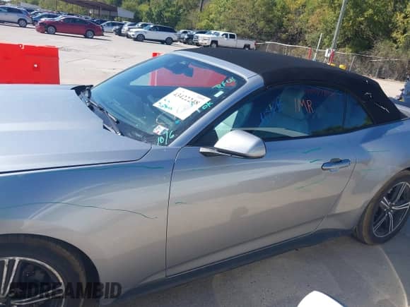 2024 Ford Mustang EcoBoost Premium z VIN 1FAGP8UH5R5120150, wystawiony jako IAAI lot #43422248 z przebiegiem 50 742 mil mil oraz . Historia ofert i sprzedaży dostępna na DreamBid. Obrazek 14.