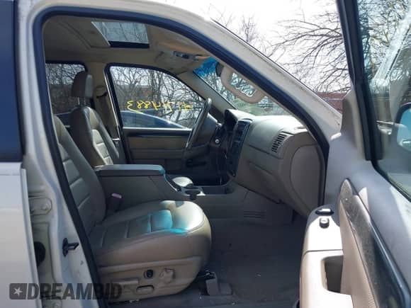 2002 Ford Explorer with VIN 1FMZU75E12ZA77334, listed as a IAAI auction lot 41714883 with 174,645 mi miles and . Bid and sale history available at DreamBid. Image 5.