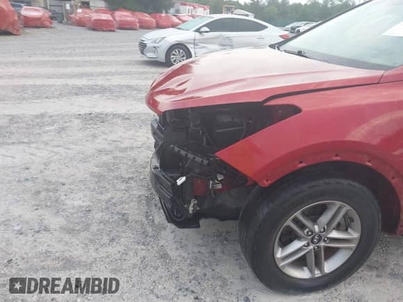 2018 Hyundai Santa Fe 2.4L with VIN 5XYZT3LB1JG556195, listed as a IAAI auction lot 43310112 with 132,565 mi miles and . Bid and sale history available at DreamBid. Image 6.