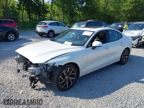 2020 Volvo S60 Momentum with VIN 7JRA22TKXLG060761, listed as a IAAI auction lot 42756793 with 75,361 mi miles and . Bid and sale history available at DreamBid. Image 17.
