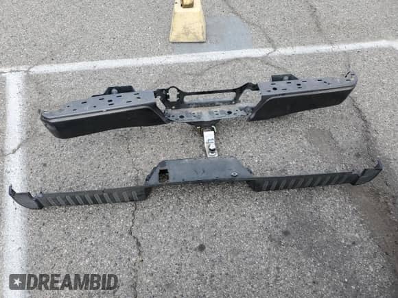 2018 Ford F-150 XL z VIN 1FTEW1CP7JKC25122, wystawiony jako Copart lot #86538425 z przebiegiem 118 557 mil mil oraz Szkoda całkowita • Salvage title. Historia ofert i sprzedaży dostępna na DreamBid. Obrazek 12.