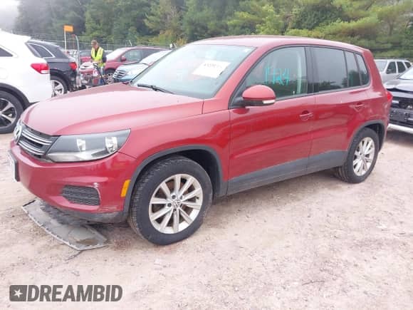 2014 Volkswagen Tiguan S с VIN WVGBV3AX6EW100482, выставлен на аукционе IAAI как лот 43231724 с пробегом 97 816 миль миль и . История ставок и продаж доступна на DreamBid. Изображение 18.