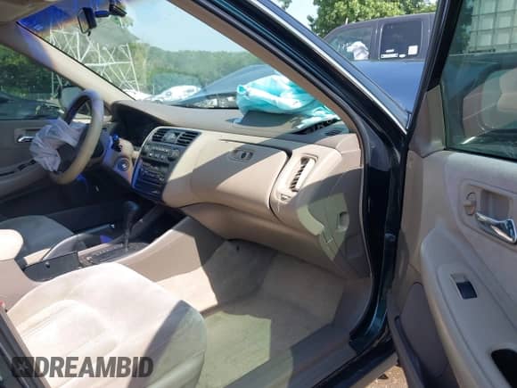 2000 Honda Accord LX с VIN 1HGCG5644YA146571, выставлен на аукционе IAAI как лот 42633658 с пробегом 212 144 миль миль и . История ставок и продаж доступна на DreamBid. Изображение 5.