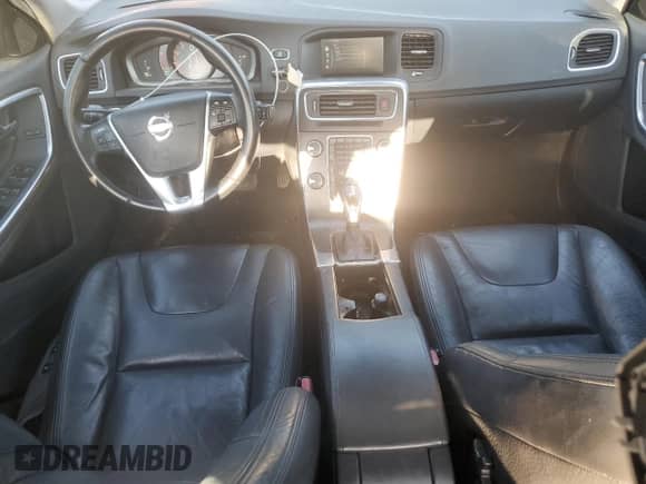 2014 Volvo S60 T5 с VIN YV1612FS1E1270877, выставлен на аукционе Copart как лот 67368865 с пробегом 137 769 миль миль и Списание • Salvage title. История ставок и продаж доступна на DreamBid. Изображение 8.