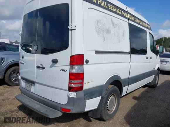 2008 Dodge Sprinter with VIN WD0PE745785276048, listed as a IAAI auction lot 42673730 with 91,977 mi miles and . Bid and sale history available at DreamBid. Image 4.