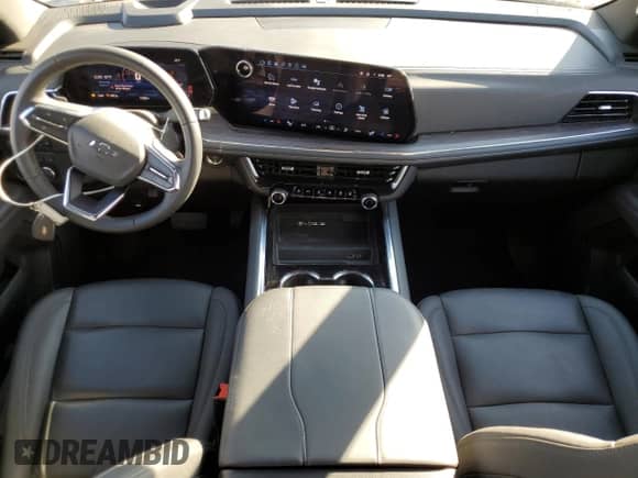 2025 Chevrolet Suburban Z71 с VIN 1GNS6DRD7SR279599, выставлен на аукционе Copart как лот 87438955 с пробегом 11 150 миль миль и Чистый • Clean title. История ставок и продаж доступна на DreamBid. Изображение 8.