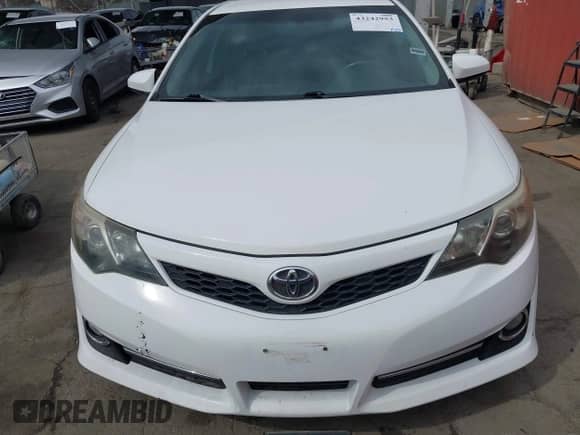 2014 Toyota Camry L with VIN 4T1BF1FK9EU798421, listed as a IAAI auction lot 43242953 with 82,876 mi miles and . Bid and sale history available at DreamBid. Image 12.