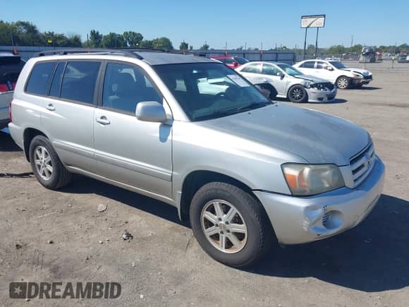 2005 Toyota Highlander с VIN JTEGP21A950072136, выставлен на аукционе IAAI как лот 43309349 с пробегом 262 329 миль миль и . История ставок и продаж доступна на DreamBid. Изображение 1.