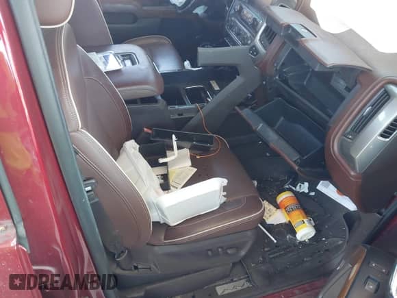 2018 Chevrolet Silverado 1500 High Country with VIN 3GCPCTEC2JG615429, listed as a IAAI auction lot 41855416 with Not provided miles and . Bid and sale history available at DreamBid. Image 5.