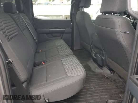 2023 Ford F-150 XL z VIN 1FTEW1EP5PKD81360, wystawiony jako Copart lot #82103525 z przebiegiem 26 118 mil mil oraz Szkoda całkowita • Salvage title. Historia ofert i sprzedaży dostępna na DreamBid. Obrazek 10.