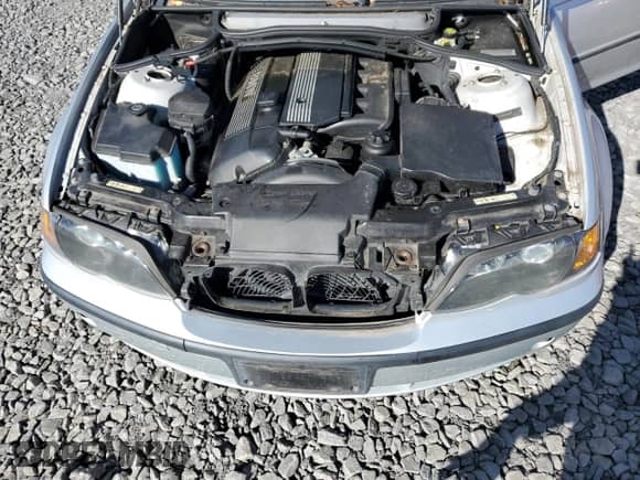 2005 BMW 3 Series 330xi with VIN WBAEW53405PN38032, listed as a Copart auction lot 89687445 with 141,864 mi miles and Clean title. Bid and sale history available at DreamBid. Image 11.