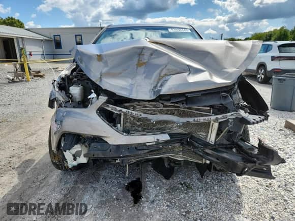 2018 Hyundai Santa Fe 2.4L z VIN 5XYZTDLBXJG553205, wystawiony jako Copart lot #83936445 z przebiegiem 123 928 mil mil oraz Szkoda całkowita • Salvage title. Historia ofert i sprzedaży dostępna na DreamBid. Obrazek 5.