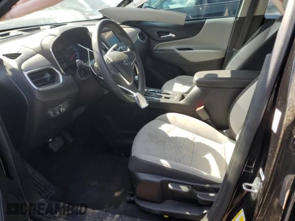 2020 Chevrolet Equinox LS z VIN 2GNAXSEVXL6140852, wystawiony jako Copart lot #58757795 z przebiegiem 96 375 mil mil oraz Szkoda całkowita • Salvage title. Historia ofert i sprzedaży dostępna na DreamBid. Obrazek 7.