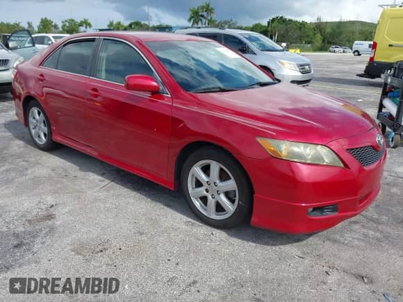 2008 Toyota Camry LE z VIN 4T1BE46KX8U210065, wystawiony jako IAAI lot #42754809 z przebiegiem 174 924 mil mil oraz . Historia ofert i sprzedaży dostępna na DreamBid. Obrazek 1.