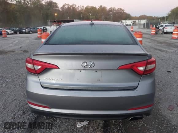 2016 Hyundai Sonata SE с VIN 5NPE24AF1GH305286, выставлен на аукционе IAAI как лот 43438911 с пробегом 88 495 миль миль и . История ставок и продаж доступна на DreamBid. Изображение 17.