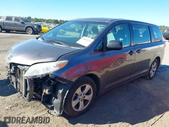 2016 Toyota Sienna L с VIN 5TDZK3DCXGS700316, выставлен на аукционе IAAI как лот 40643229 с пробегом 125 304 миль миль и . История ставок и продаж доступна на DreamBid. Изображение 2.