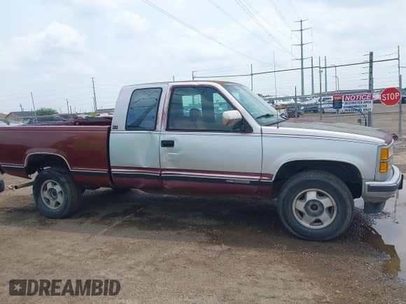 1994 GMC Sierra 1500 с VIN 2GTEK19K3R1536999, выставлен на аукционе IAAI как лот 42365255 с пробегом 286 927 миль миль и . История ставок и продаж доступна на DreamBid. Изображение 14.