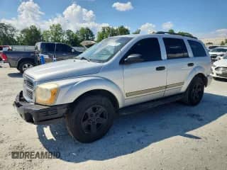 2005 Dodge Durango SLT z VIN 1D4HD48DX5F552747, wystawiony jako Copart lot #64742155 z przebiegiem 241 117 mil mil oraz Szkoda całkowita • Salvage title. Historia ofert i sprzedaży dostępna na DreamBid. Obrazek 1.