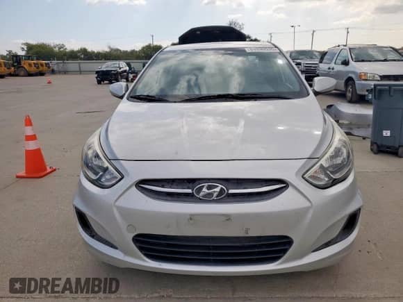 2016 Hyundai Accent SE z VIN KMHCT4AE7GU111763, wystawiony jako Copart lot #89890535 z przebiegiem 81 988 mil mil oraz Szkoda całkowita • Salvage title. Historia ofert i sprzedaży dostępna na DreamBid. Obrazek 5.